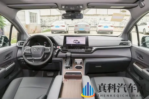 30万上下买台“全家桶”MPV，格瑞维亚到底该挑哪一款？-3