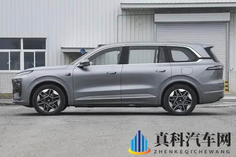 帮朋友选车，我和他试驾了深蓝S09和领克900，到底谁更适合家用？-3