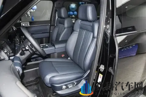 方程豹钛7实车体验：大五座布局，空间宽敞舒适，适合家用-3
