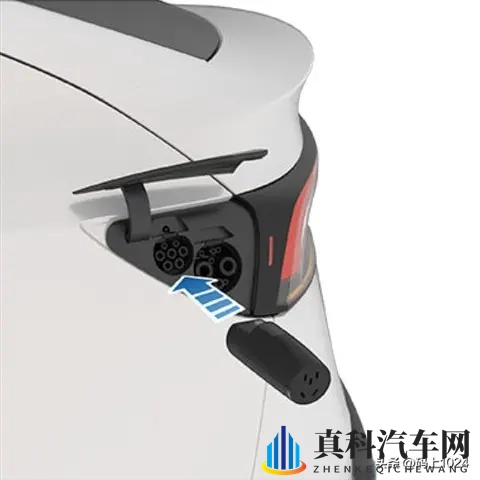 特斯拉Model Y L放电电源上线！599元解锁2200W户外供电-1