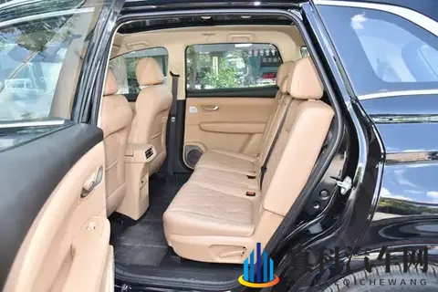 蓝电E5 PLUS：12万级SUV新标杆，适合全家人的高性价比之选-3