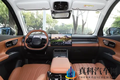 第五代瑞虎8全面解析:双前脸设计下的家用SUV新选择-3