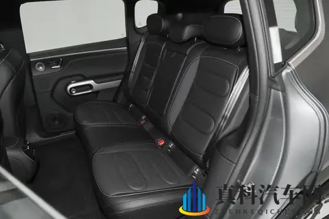 实测油耗52L,开出去像奔驰,16万混动SUV怎么选?-1