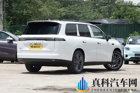 被低估的中大型SUV,配8295芯片+800V快充,零跑C16家用合适吗?-1