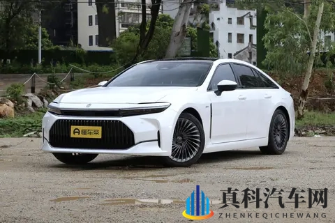 丰田皇冠(进口)选买指南:299万与349万版本怎么选?-1