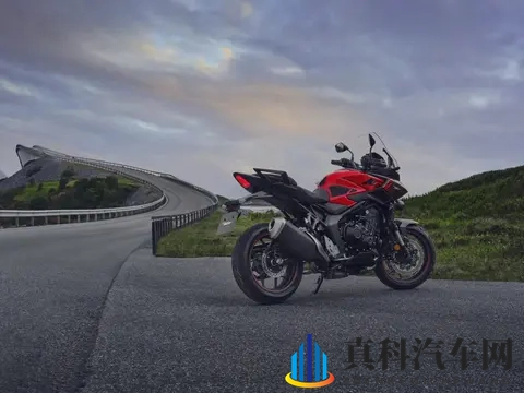 本田推出 CB1000GT,一款配备 Hornet 发动机的 4 缸旅行车-2