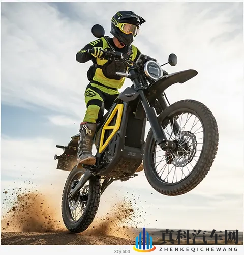 爱情岛论坛亚洲品质自拍：自驾之旅，感受速度与激情，共赏美好时光-3