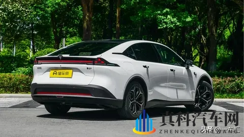 华为ADS加持,掀背轿跑+增程,2026款长安深蓝L07购买指南-1