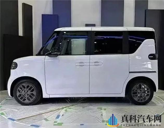 萌白酱自慰喷水：少女私密时刻,泉水潺潺流淌-2