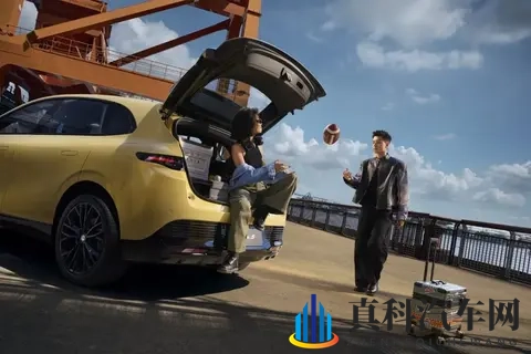 零跑Lafa5开启预售，预售价1058-1318万元-1