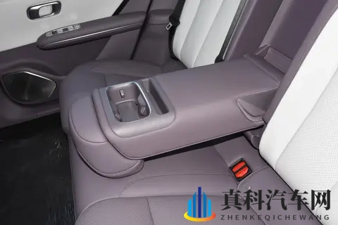 长安启源A06来了！90%得房率+6C超充， 家用选它香不香？-2