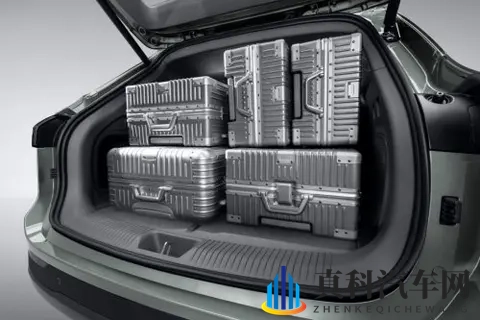 智驾好的混动suv推荐：红旗HS6 PHEV实力出圈-2