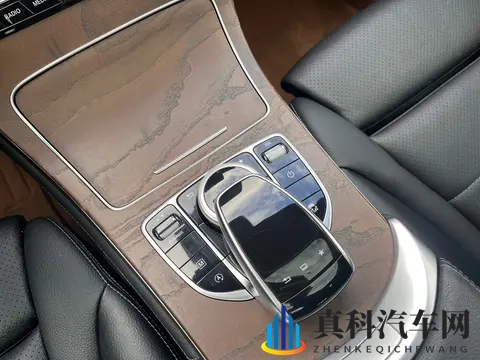 #二手车推荐#10万拿下当年落地近50万的奔驰GLC,圆你豪华SUV梦-3