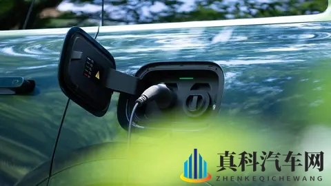 特斯拉落后实锤了?国产车几年前的功能,终于有了,还只有一款车-2