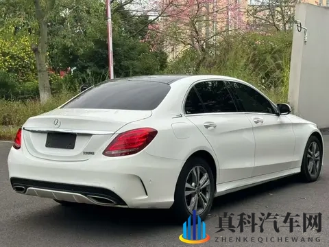 女被 c 黄扒衣服：汽车安全揭秘：五大细节保障行车安全-3