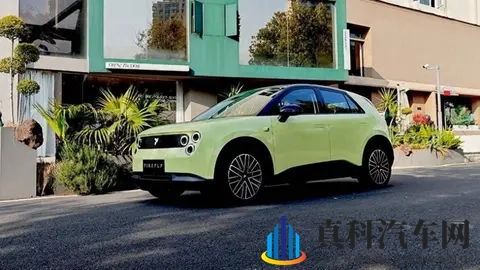 10月销量哪家强，鸿蒙智行销量创新高，但是还有高手-1