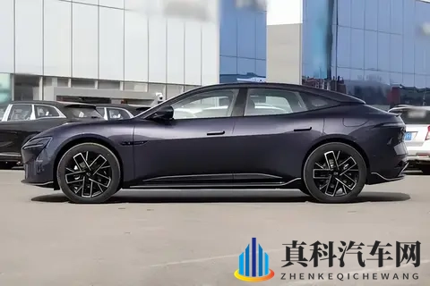 预算 20 万左右买什么车最值?年轻车主选择了阿维塔 06,理由很实际-2