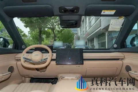 2025款星纪元ET增程版 Pro高速辅助驾驶:实用与科技的平衡之选-3