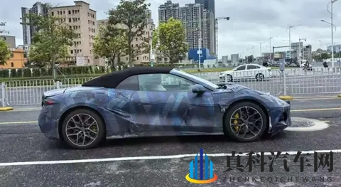 【E汽车】腾势Z敞篷版路试谍照曝光-2