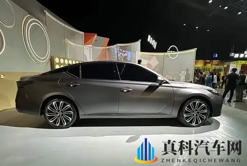 东风日产天籁首搭鸿蒙座舱 智能座舱再升级-2