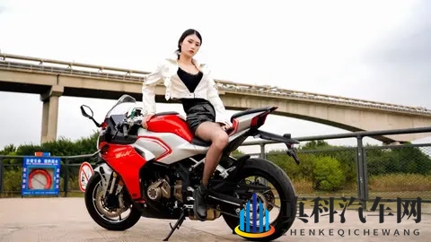 骑上四缸仿赛去兜风—与生活和解的最好方式-1