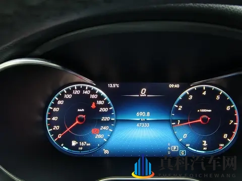 15万内拿下红色奔驰C级,2021年一手准新车,都市丽人的优雅之选-3