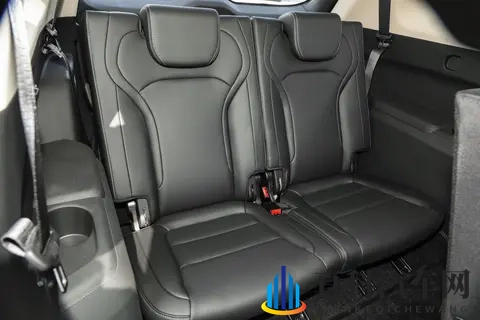 预算12万选插混？230km续航+电混四驱+露营套装，这SUV太值了-1