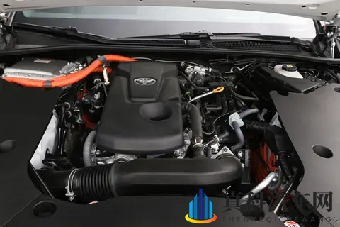 2024款进口皇冠选购指南:至享版 vs 至尊版深度解析-3