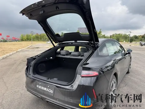 长安启源A06售1099万起,对比阿尔法S5除激光雷达还有优势吗?-1