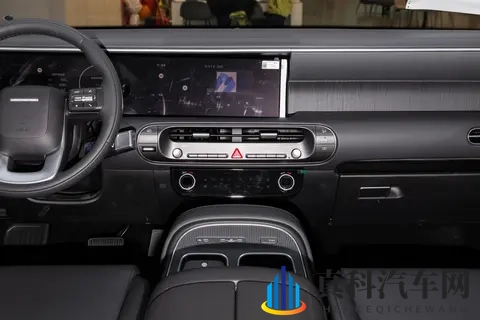 带娃长途不费妈！帕里斯帝大七座 + 697L 油耗，家庭党狂喜！-1