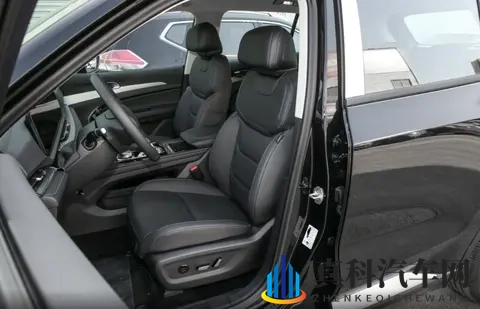 打女同学脱裙光屁屁打红网站：校园暴力事件：女同学遭羞辱，网络曝光引发关注-2