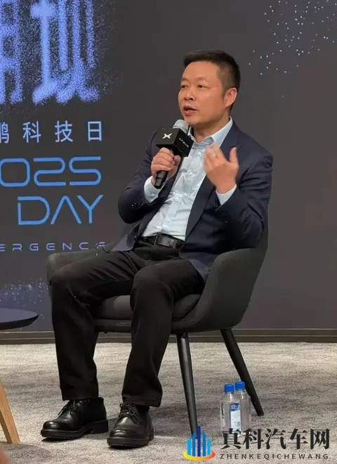 男人和女人一起差差差APP：驾驶新潮流，智能APP助你安全出行-2