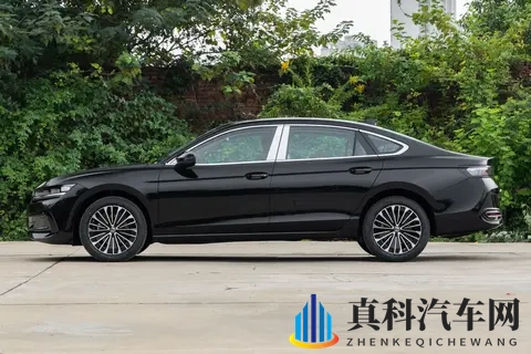 小刀微调,2026款大众迈腾实车曝光,改回物理按键_配置升级-2