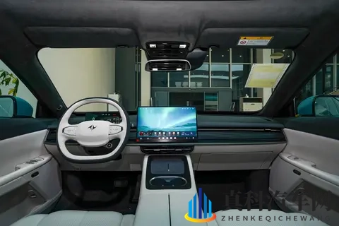 15万级新能源轿车,这次真出狠角色了?看看东风奕派 eπ007 +-3