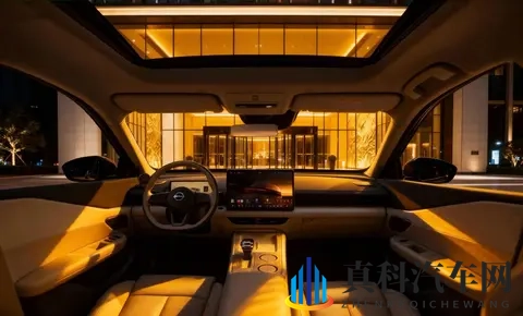 新款日产天籁，这外观内饰你是否喜欢？-1