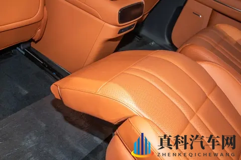 破局者之姿：深蓝S09，7个行李箱塞不满，“移动智慧空间”不虚传-3