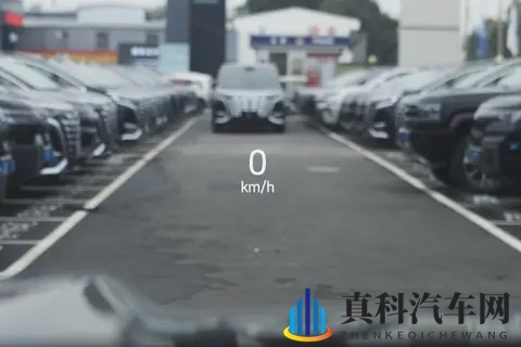 方程豹钛7 买得钛对了!满油电跑1300公里 970L后备箱直逼小货车-1