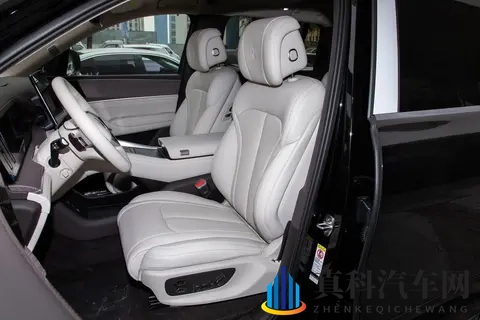 家庭出行新选择:深蓝S09与腾势N9,空间与智能的双重体验之旅-3