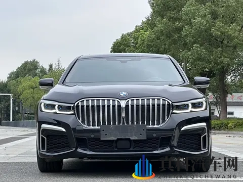 59万拿下21年一手宝马7系，享受行政级舒适-3