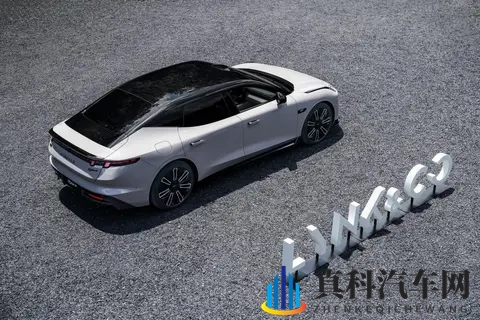 领克10 EM-P的入门版配置,怎么看都像顶配-1