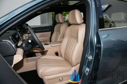 奇瑞又上新了！这款7座SUV，空间大，配置高，家用很合适-3