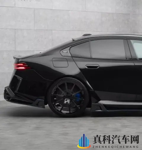 碳纤维外观+838匹马力！全新宝马M5 by Mansory亮相-1