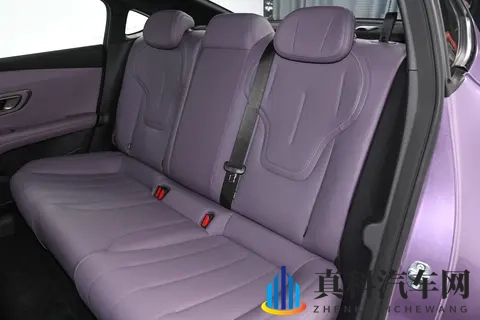 15万级新能源轿车如何破局？看看深蓝L06的均衡打法-1