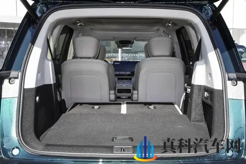 奇瑞“野心”偷偷藏不住！大型SUV卖1899万，外观内饰都像理想L9-3