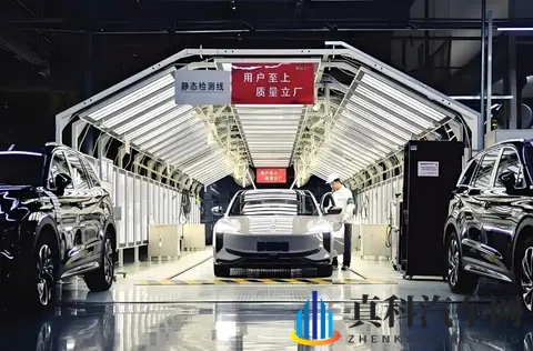 特斯拉简配降价抢份额!中国品牌告别内卷,转向技术突围-2