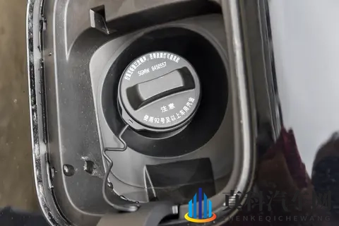 五菱又出神车：7座布局+3种动力版本，家用MPV就选它-3