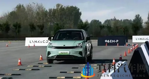 领克EMP是啥技术?四驱咋实现的?老车主用体验讲透-3