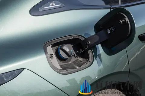 8295芯片，空悬+CDC，2025款星纪元ES究竟实力表现如何？-3