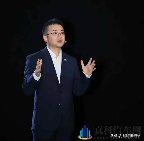 智己LS9搅局30万级市场,六座SUV的“标配”战争如何开打?-1