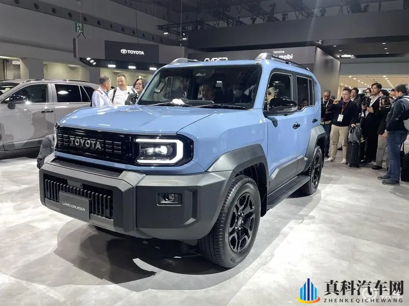 双外观_配四驱_轴距不到2.6米 丰田兰德酷路泽FJ亮相-1